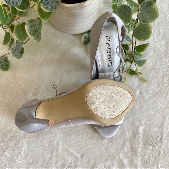 NWT Jeffrey Tyler silver shoes - Picture 9 of 10